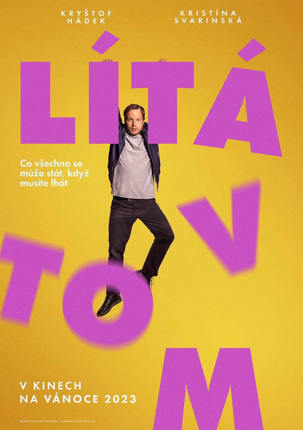 Lítá v tom